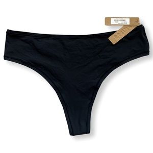 SOLD!!!!!!! SKIMS Fits Everybody Dipped Front Thong